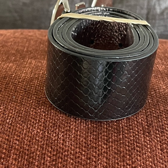 Michael Kors Black Belt with Silver MK Logo - Picture 2 of 5